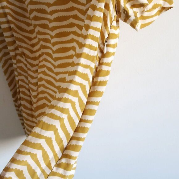 Marc Jacobs Yellow Striped Short Sleeve Silk Blouse - Size Medium - Picture 7 of 8